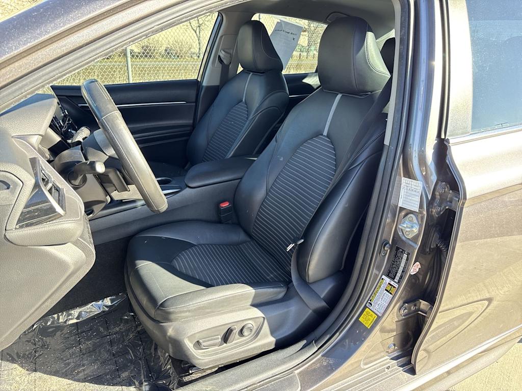 Thumbnail: 2021 Toyota Camry - 11