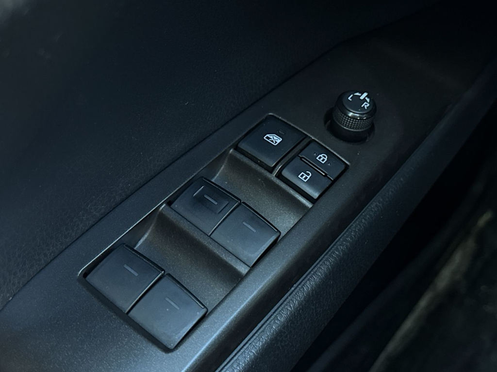 Thumbnail: 2021 Toyota Camry - 24