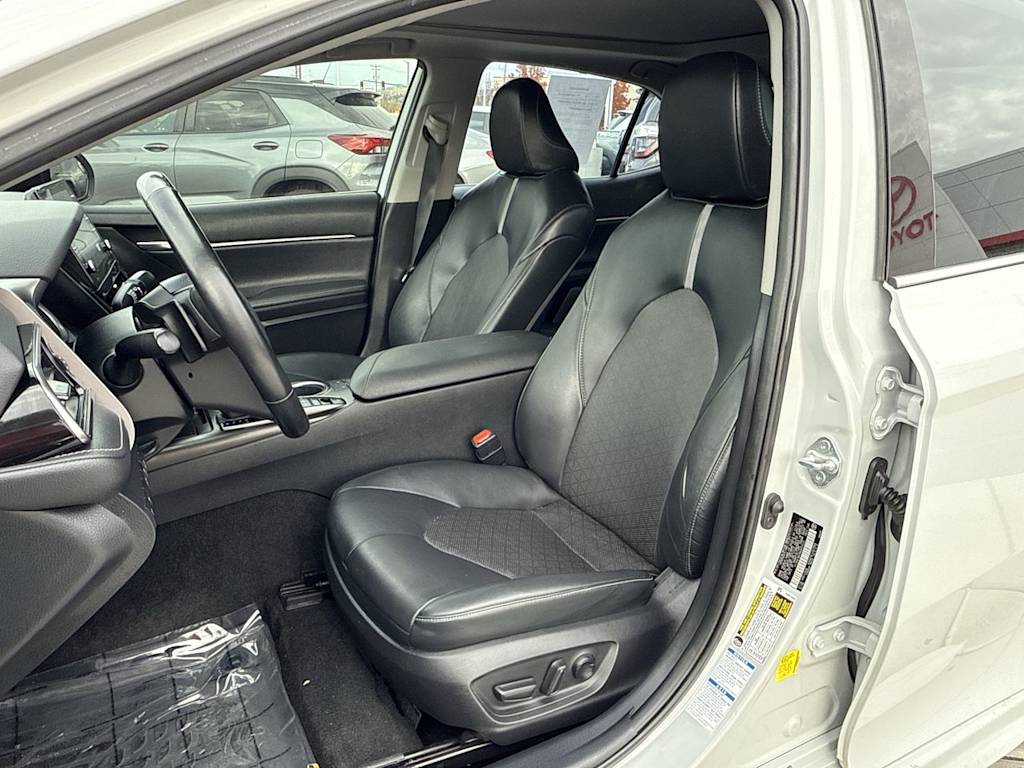 Thumbnail: 2022 Toyota Camry - 11