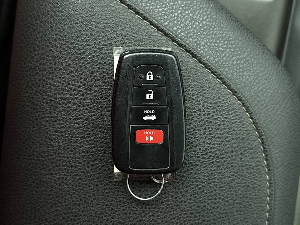 Thumbnail: 2022 Toyota Camry - 18