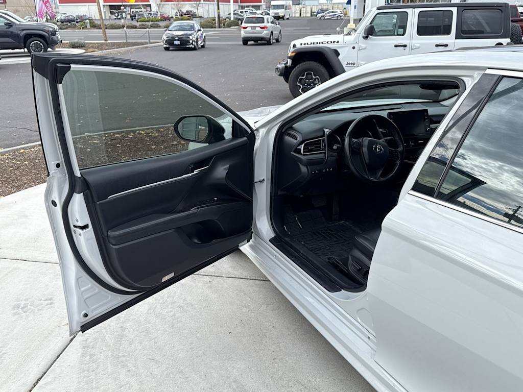 Thumbnail: 2022 Toyota Camry - 20