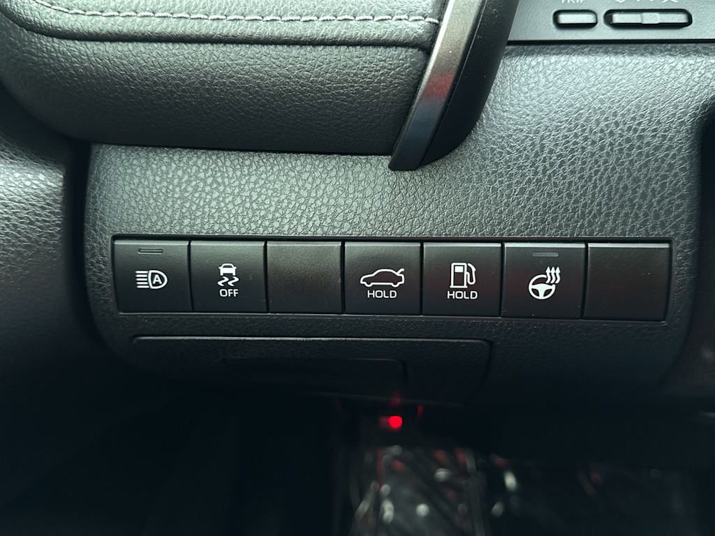 Thumbnail: 2022 Toyota Camry - 23