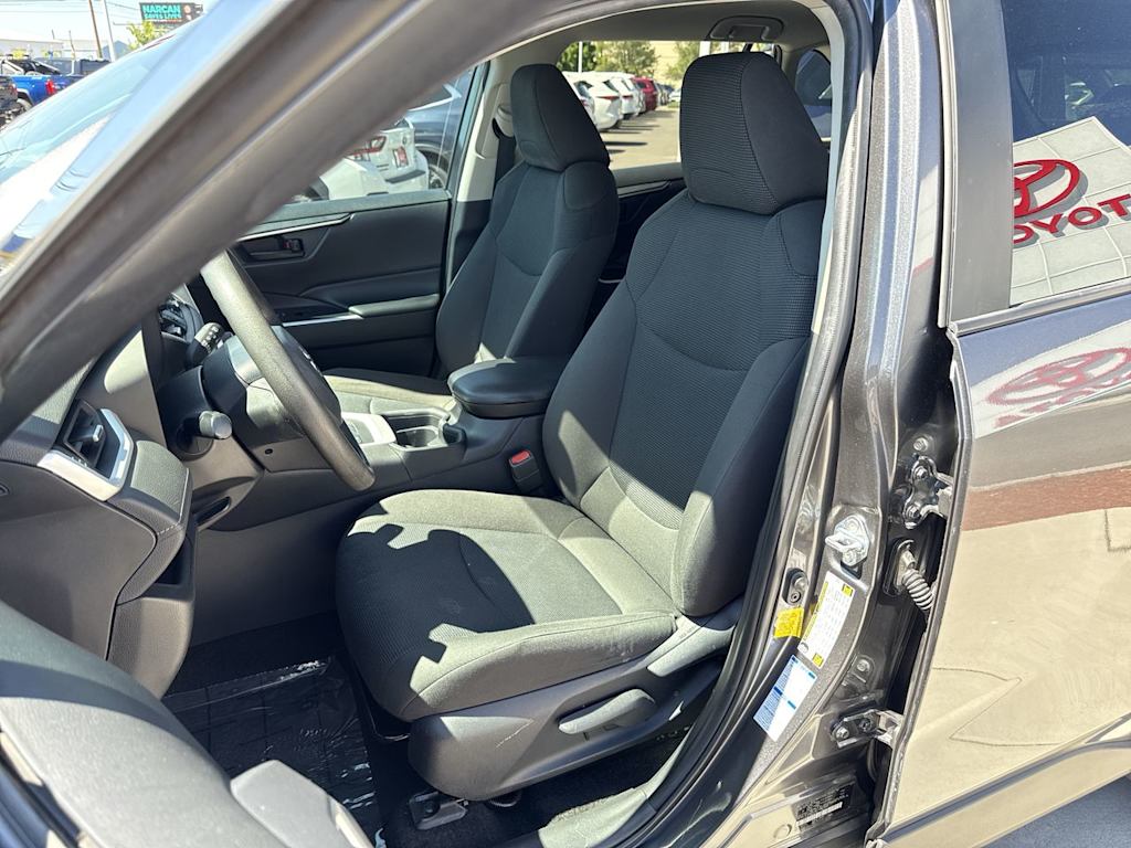 Thumbnail: 2021 Toyota RAV4 - 11