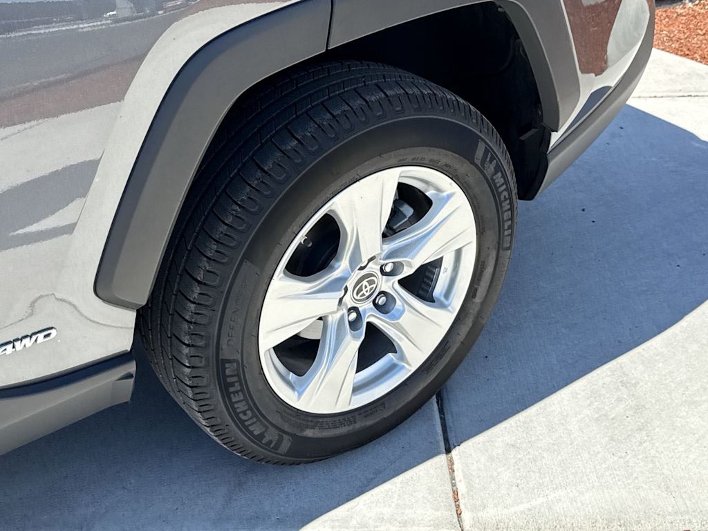 Thumbnail: 2021 Toyota RAV4 - 8