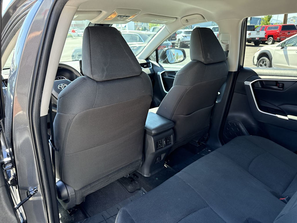 Thumbnail: 2021 Toyota RAV4 - 20