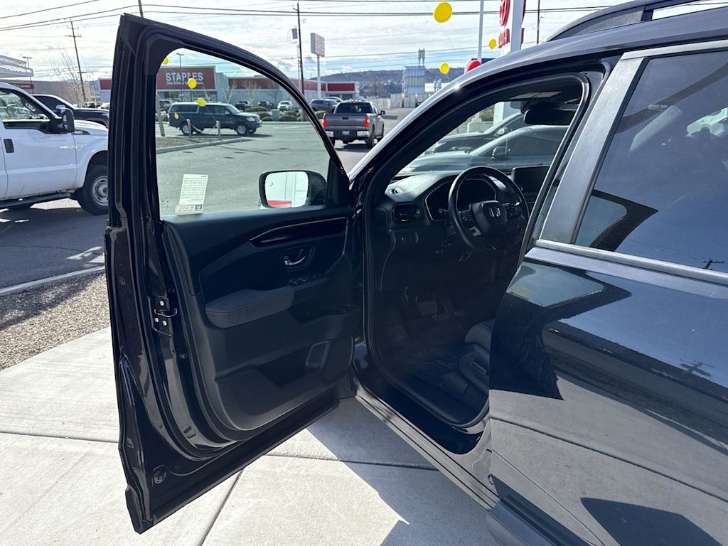 Thumbnail: 2023 Honda Pilot - 20