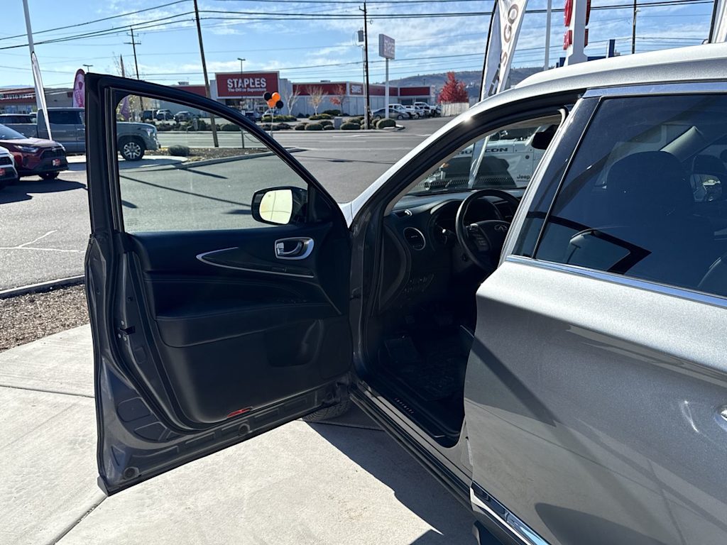 Thumbnail: 2017 INFINITI QX60 - 2