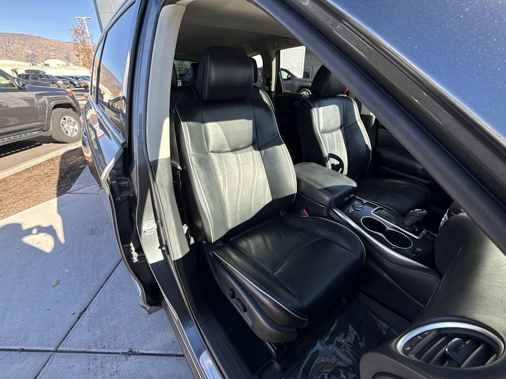 Thumbnail: 2017 INFINITI QX60 - 11