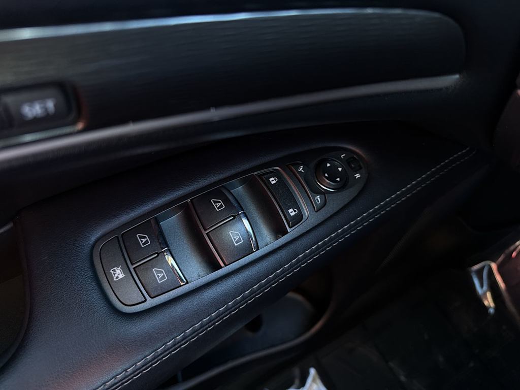 Thumbnail: 2017 INFINITI QX60 - 25