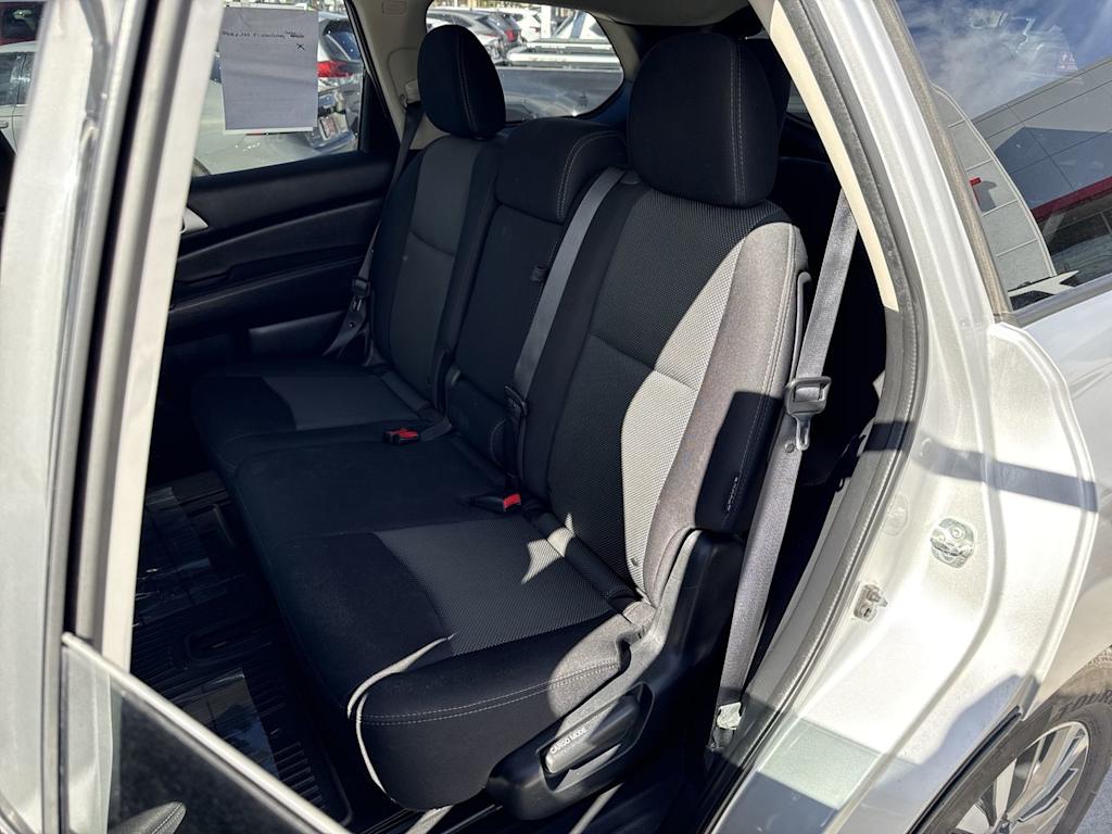 Thumbnail: 2019 Nissan Pathfinder - 13