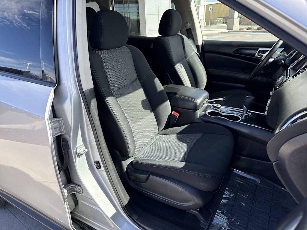 Thumbnail: 2019 Nissan Pathfinder - 12