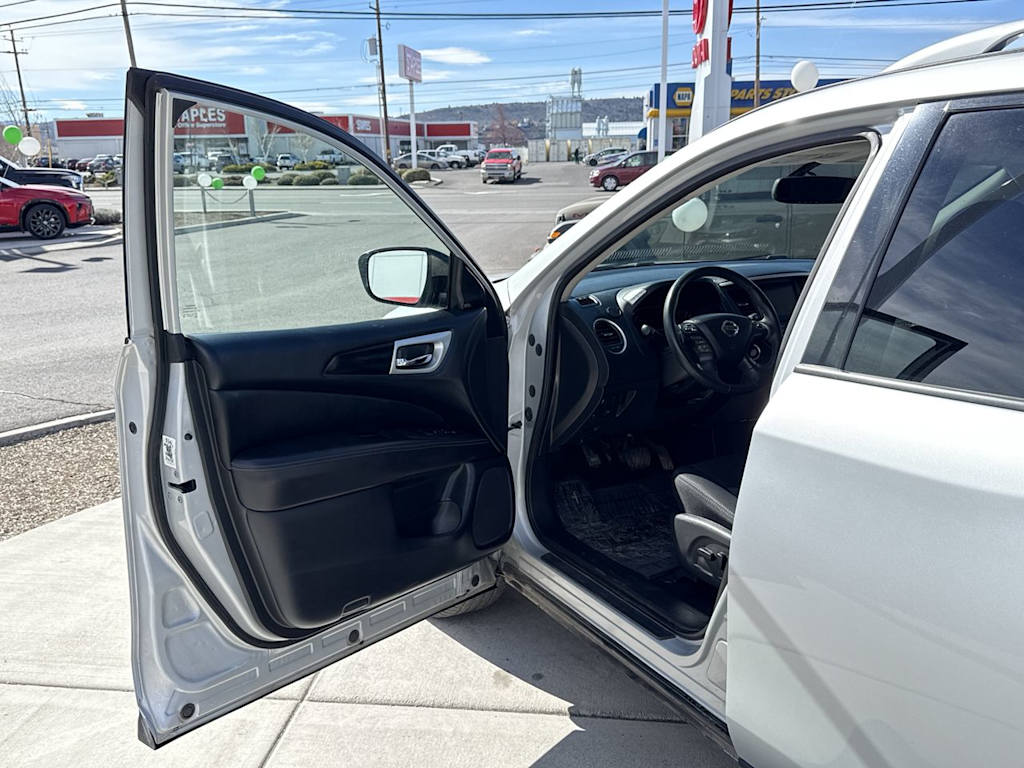 Thumbnail: 2019 Nissan Pathfinder - 20