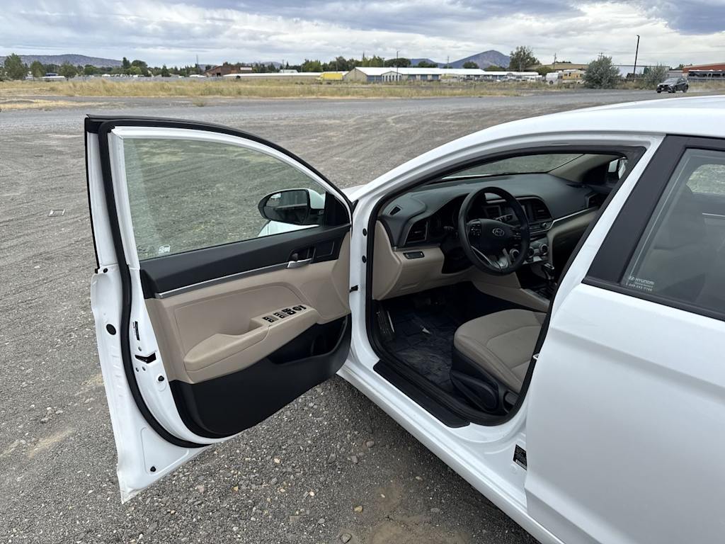Thumbnail: 2019 Hyundai Elantra - 11