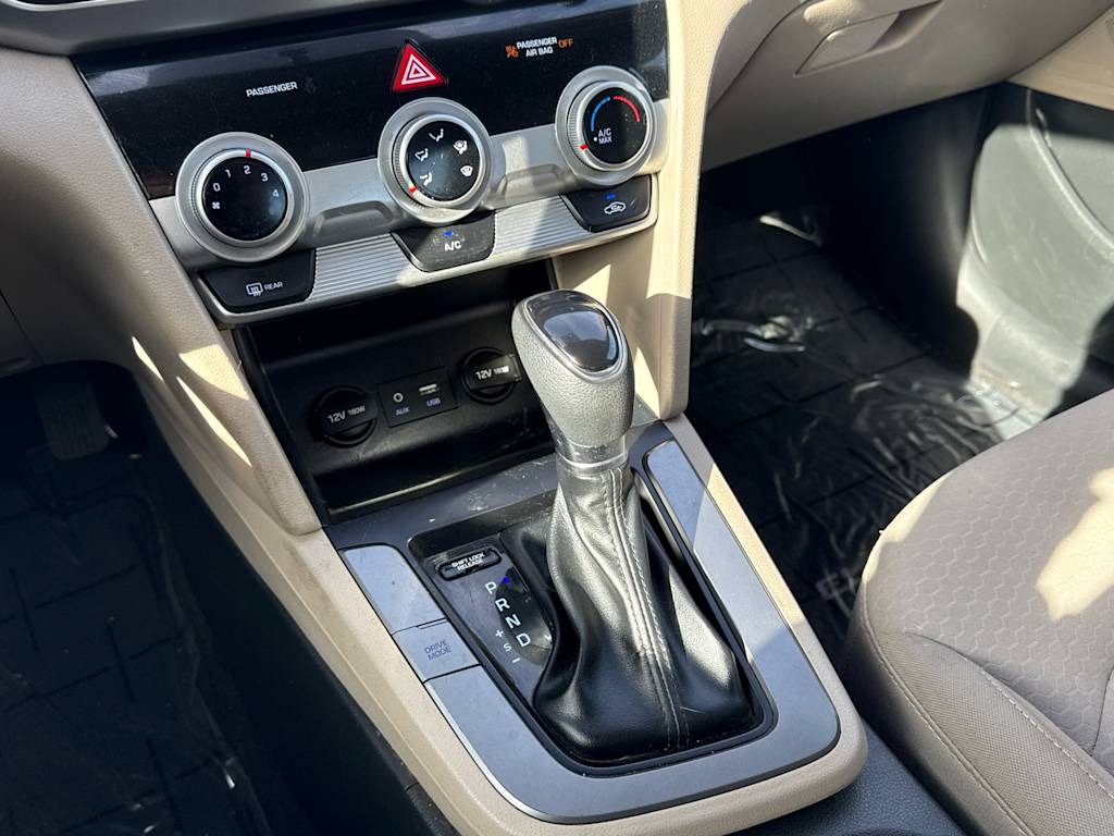 Thumbnail: 2019 Hyundai Elantra - 14