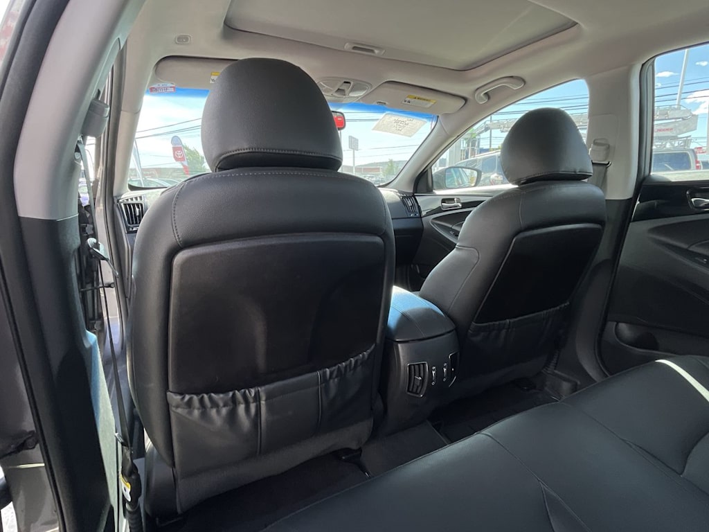 Thumbnail: 2011 Hyundai Sonata - 21