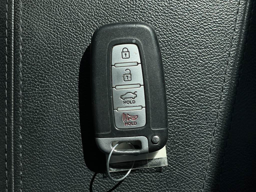 Thumbnail: 2011 Hyundai Sonata - 17