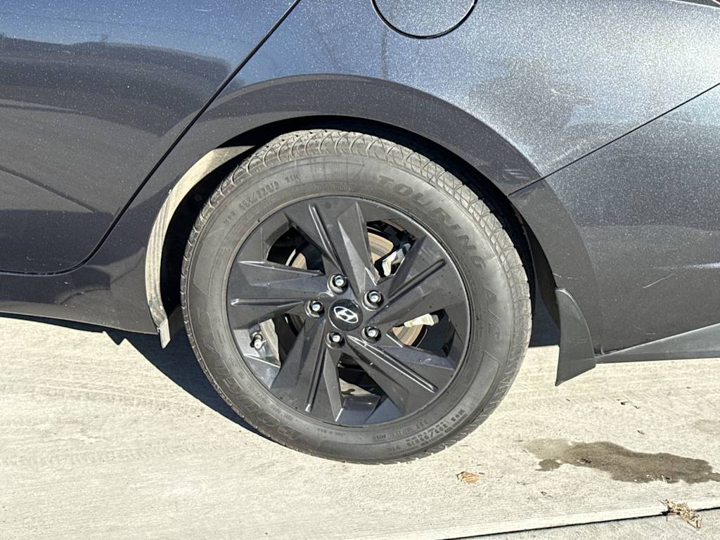 Thumbnail: 2022 Hyundai Elantra - 6