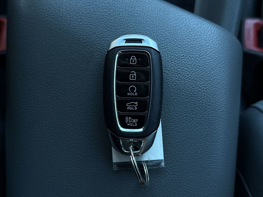 Thumbnail: 2022 Hyundai Elantra - 16