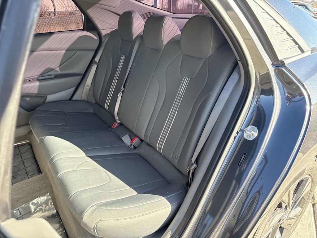 Thumbnail: 2022 Hyundai Elantra - 11