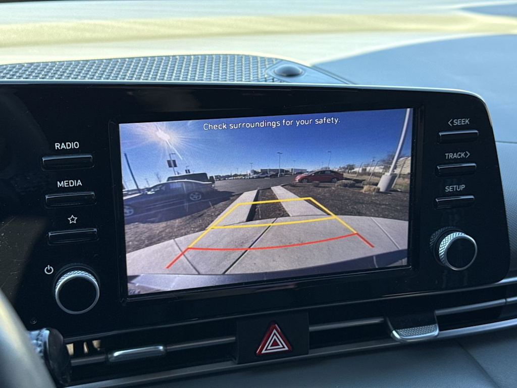 Thumbnail: 2022 Hyundai Elantra - 22