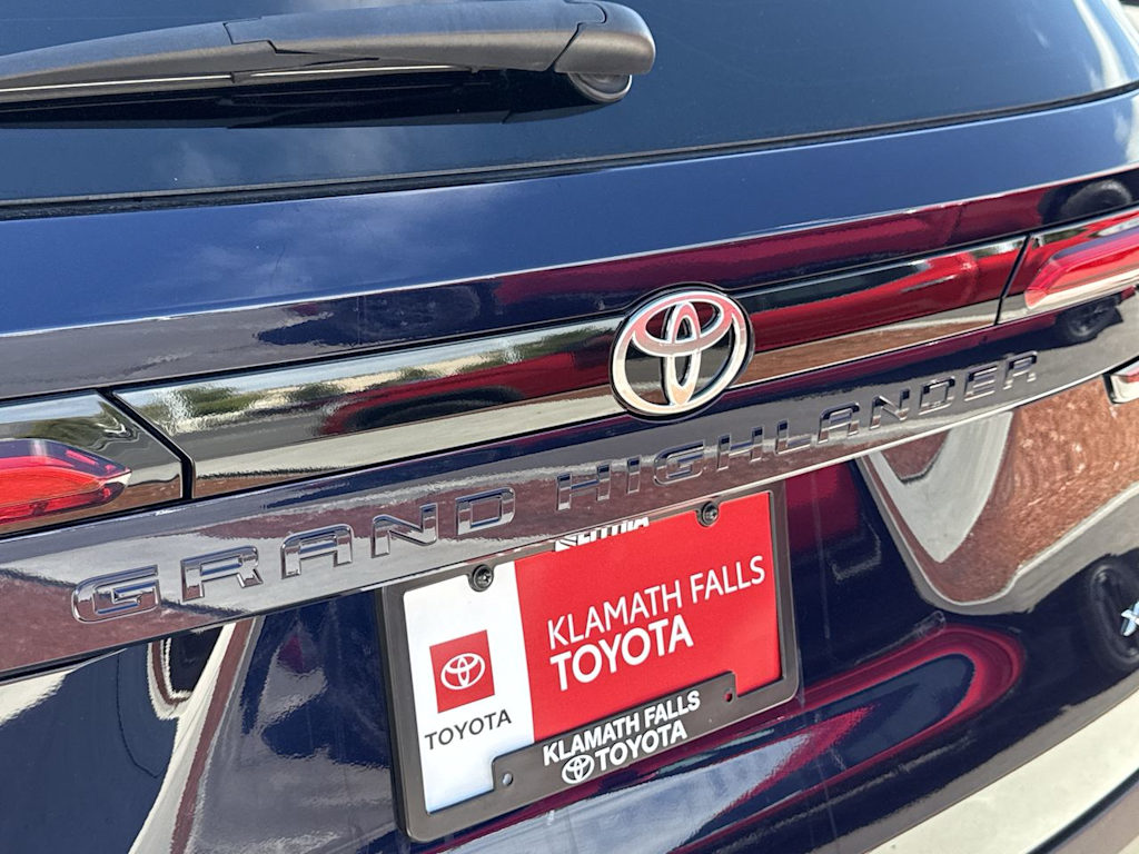 Thumbnail: 2024 Toyota Grand Highlander - 7