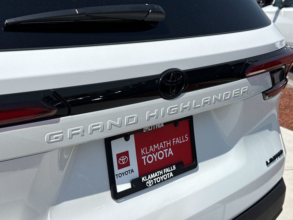 Thumbnail: 2025 Toyota Grand Highlander - 7