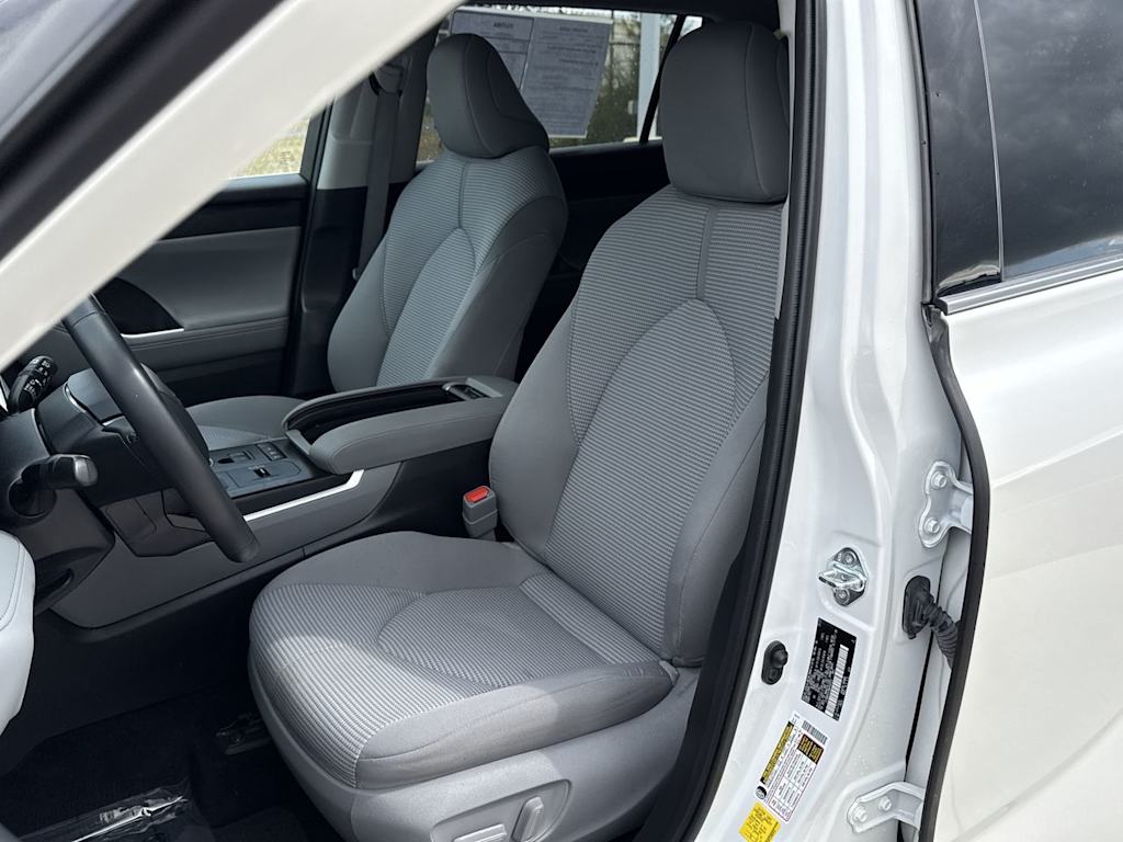 Thumbnail: 2021 Toyota Highlander - 11
