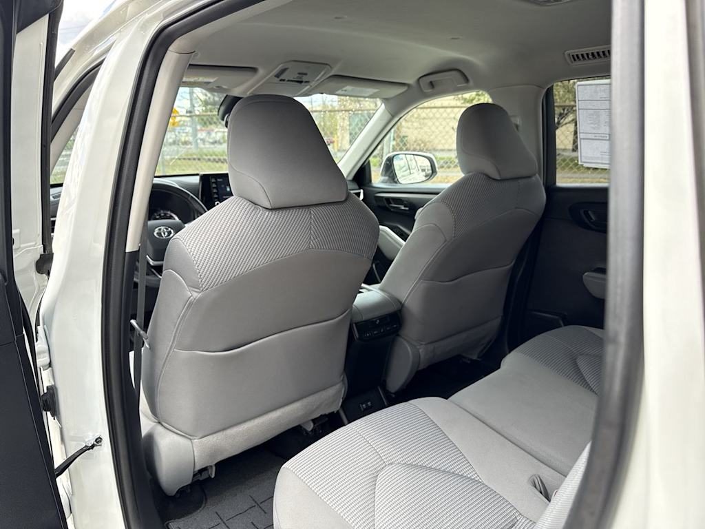 Thumbnail: 2021 Toyota Highlander - 22