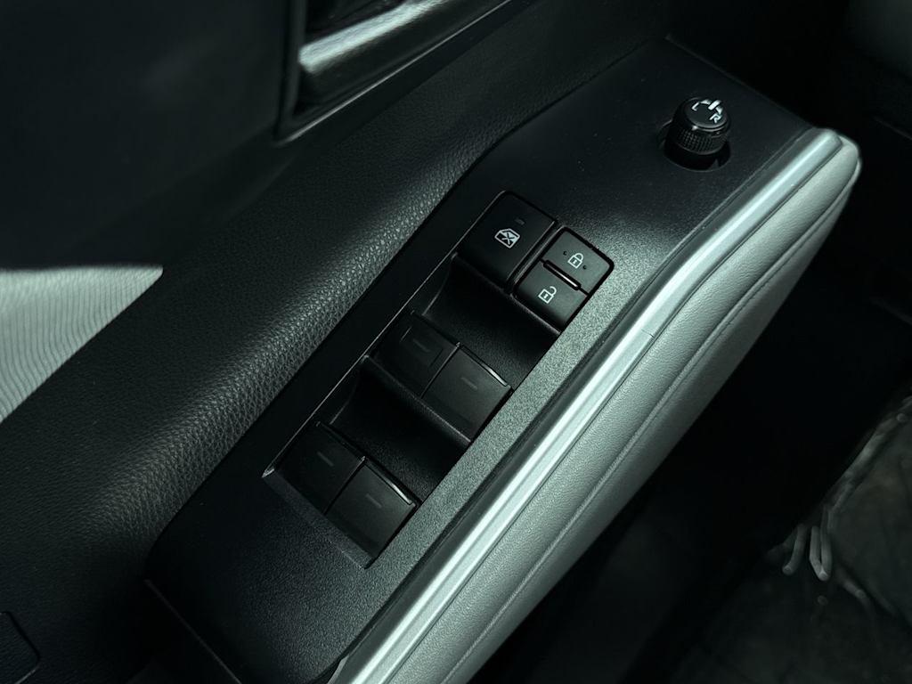 Thumbnail: 2021 Toyota Highlander - 25