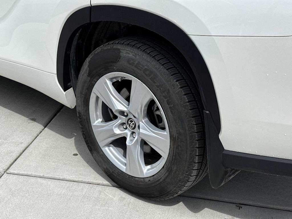 Thumbnail: 2021 Toyota Highlander - 8