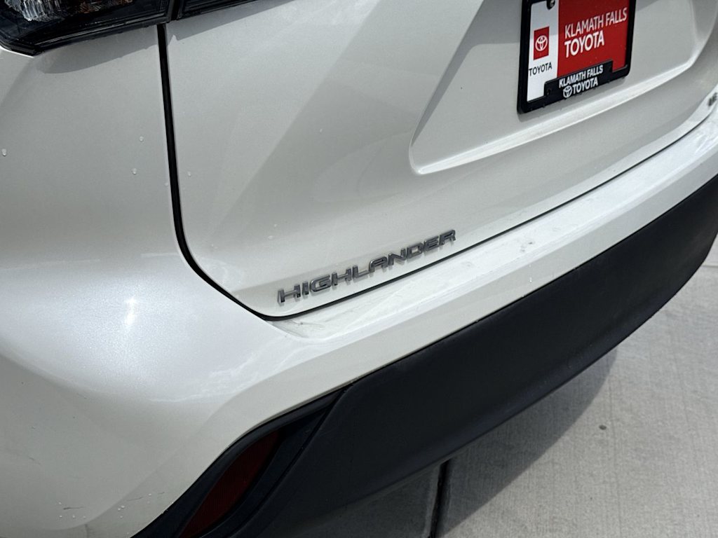 Thumbnail: 2021 Toyota Highlander - 7