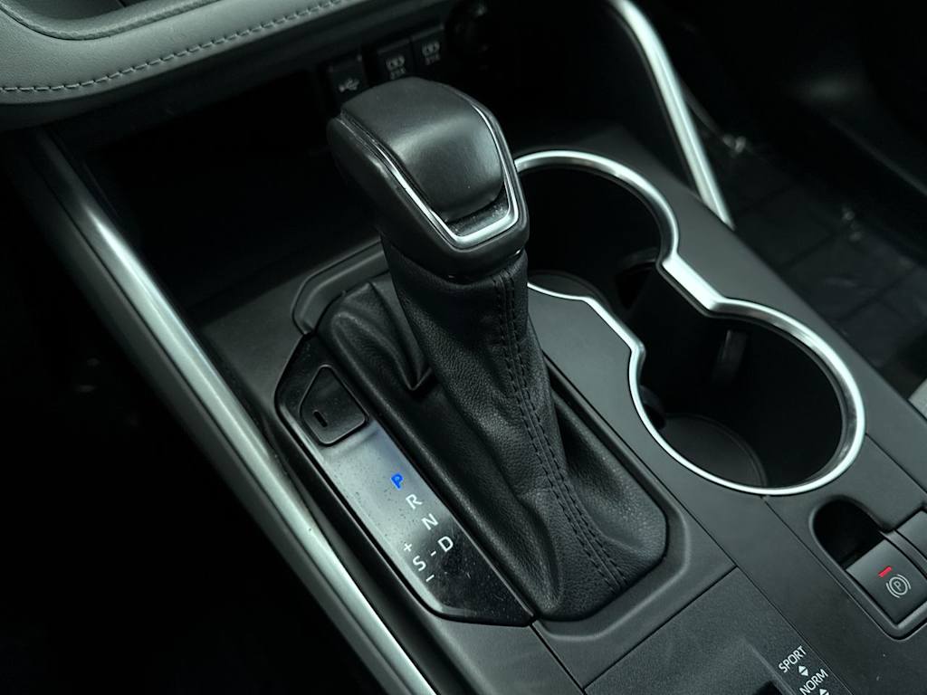 Thumbnail: 2021 Toyota Highlander - 15