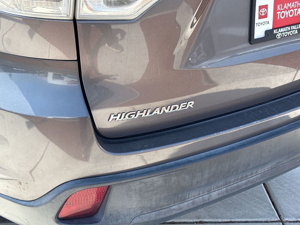 Thumbnail: 2016 Toyota Highlander - 7