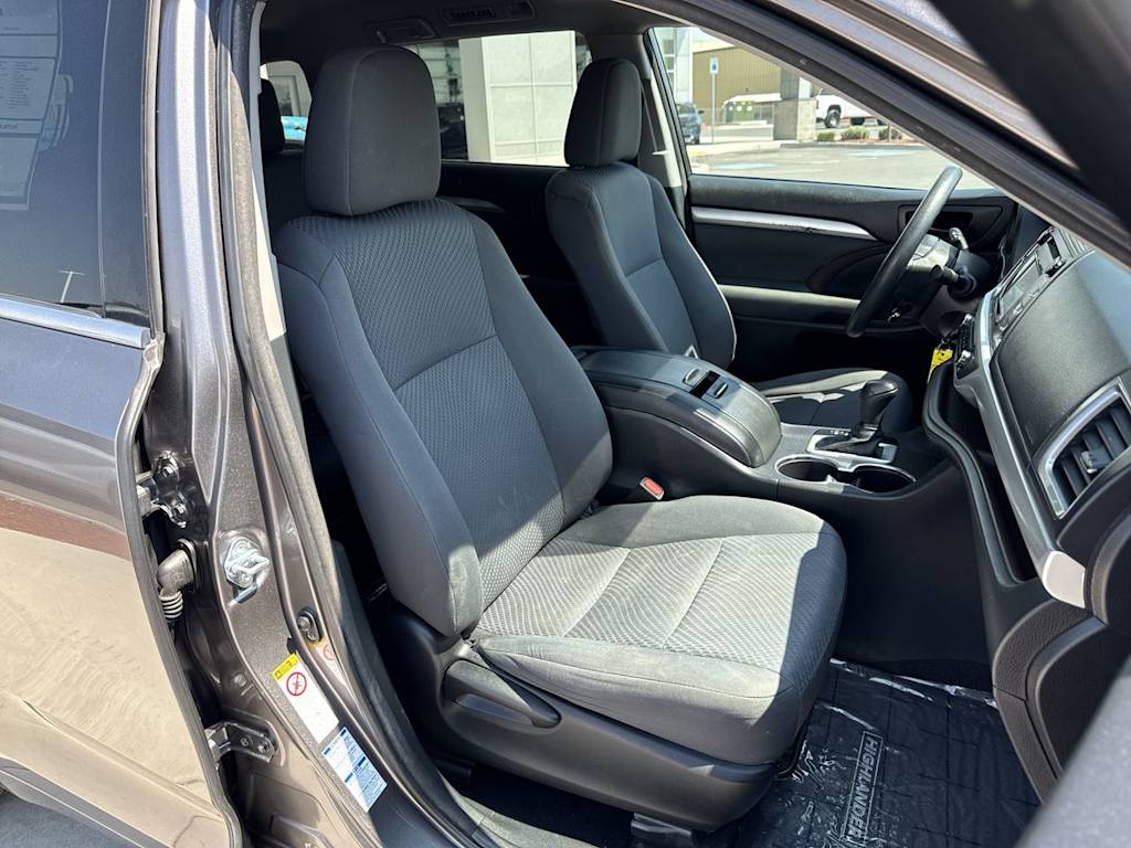 Thumbnail: 2016 Toyota Highlander - 12