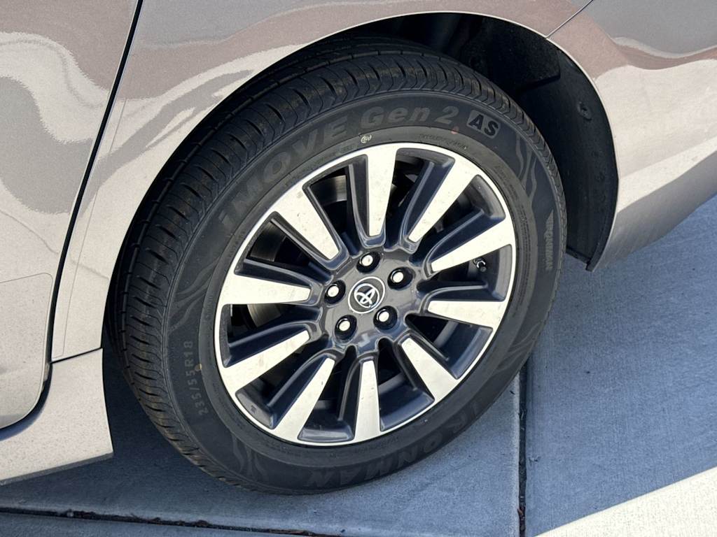 Thumbnail: 2020 Toyota Sienna - 7