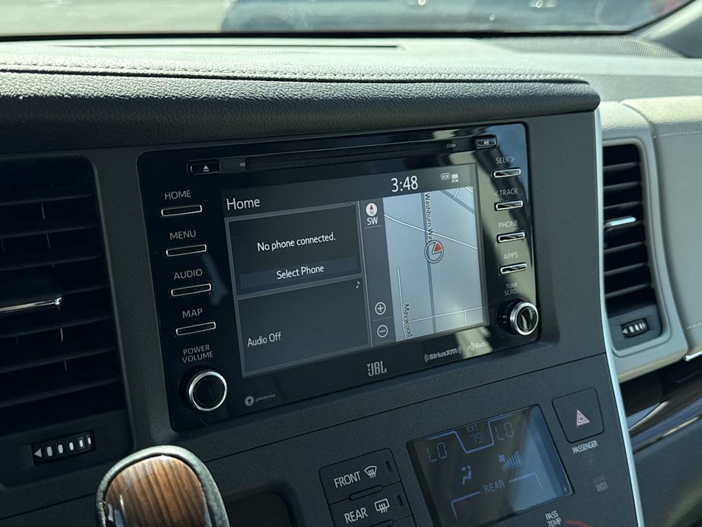 Thumbnail: 2020 Toyota Sienna - 14