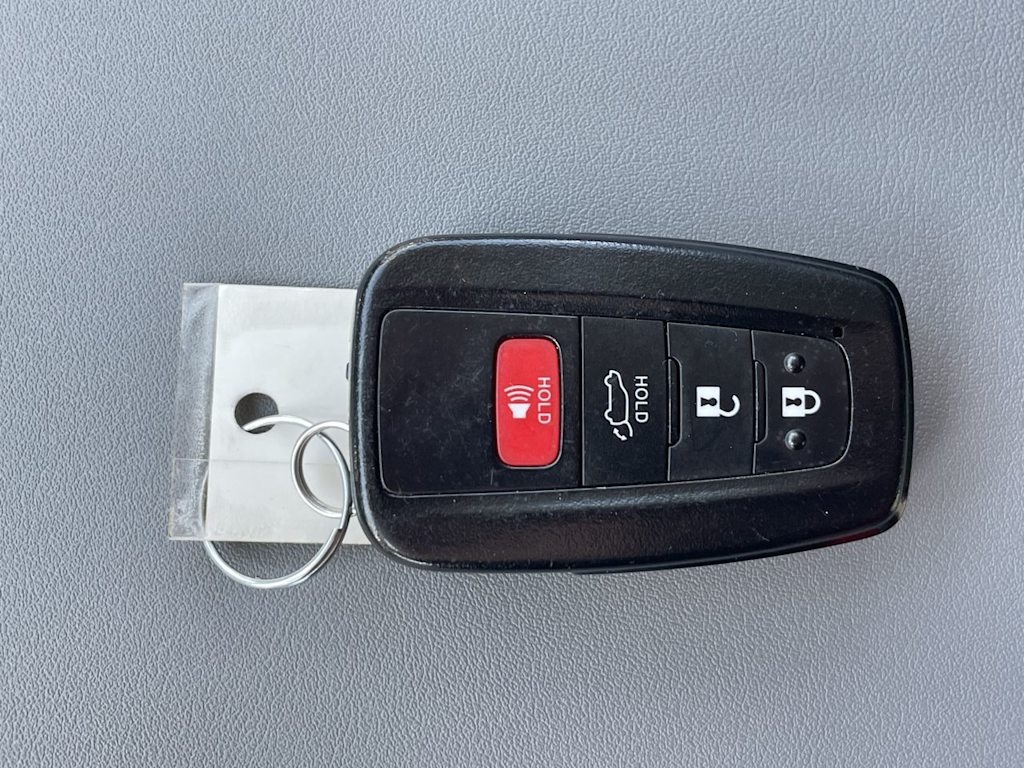 Thumbnail: 2021 Toyota Highlander - 18