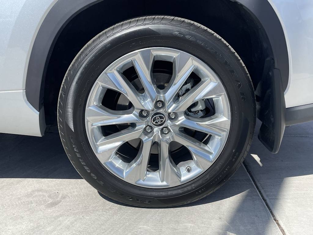 Thumbnail: 2021 Toyota Highlander - 8