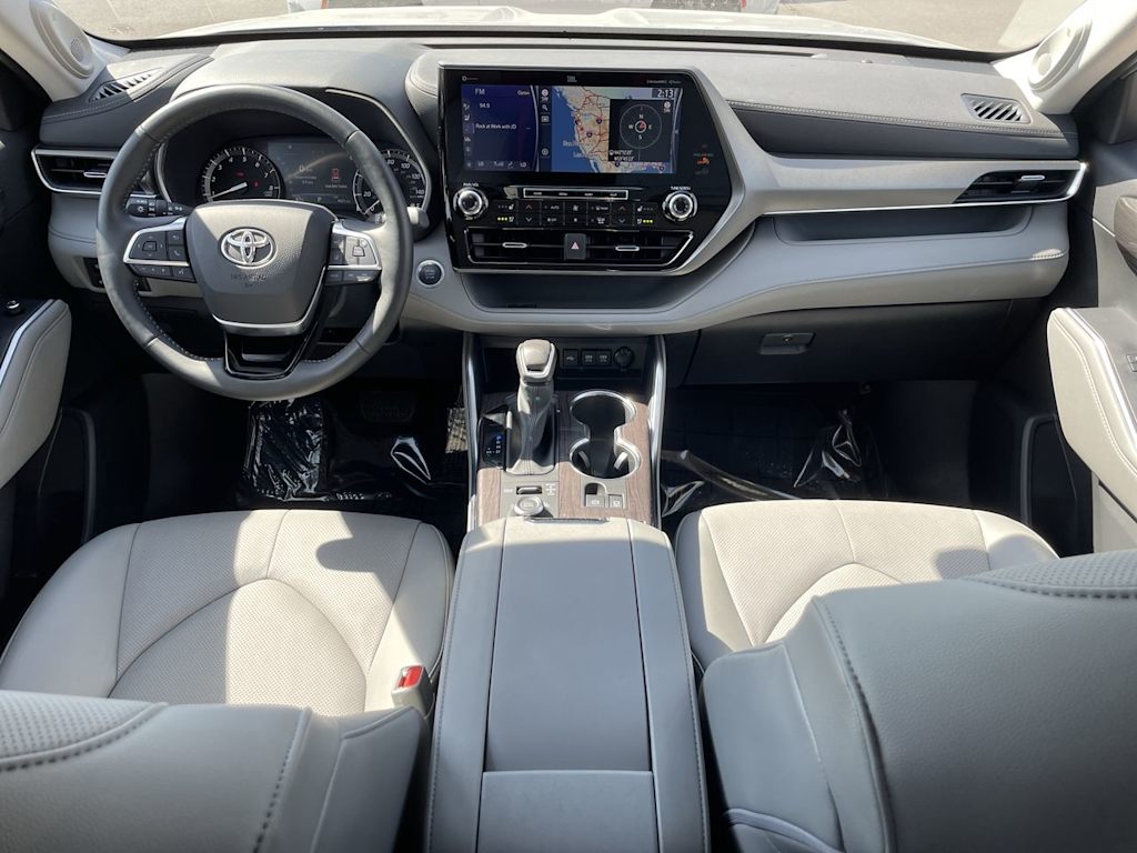 Thumbnail: 2021 Toyota Highlander - 9