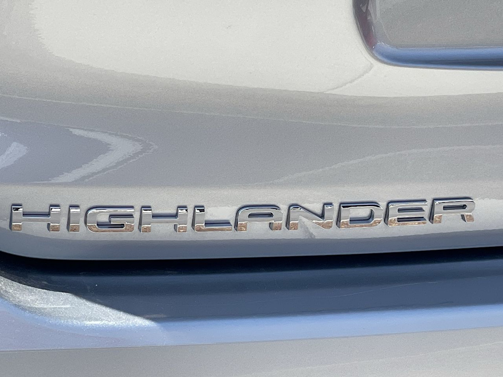 Thumbnail: 2021 Toyota Highlander - 7