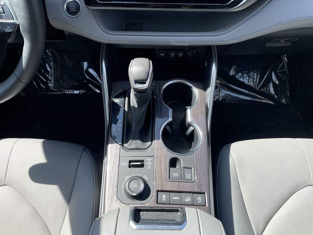 Thumbnail: 2021 Toyota Highlander - 15