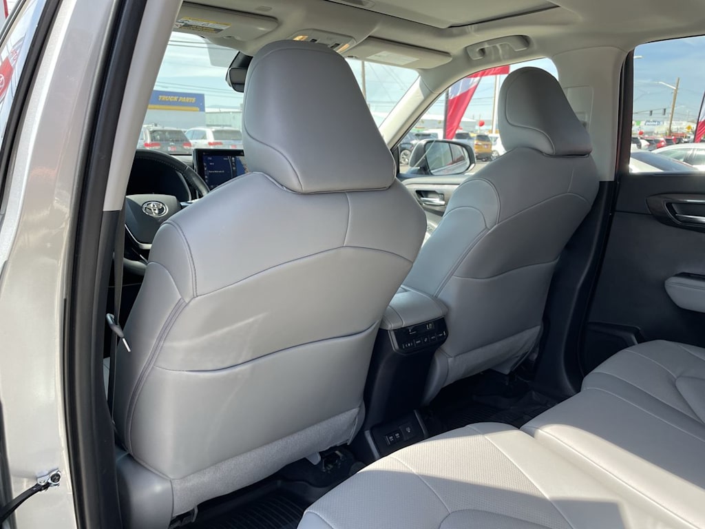 Thumbnail: 2021 Toyota Highlander - 22