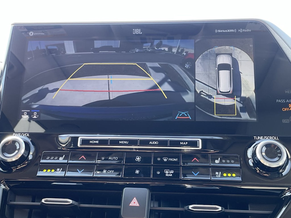 Thumbnail: 2021 Toyota Highlander - 25