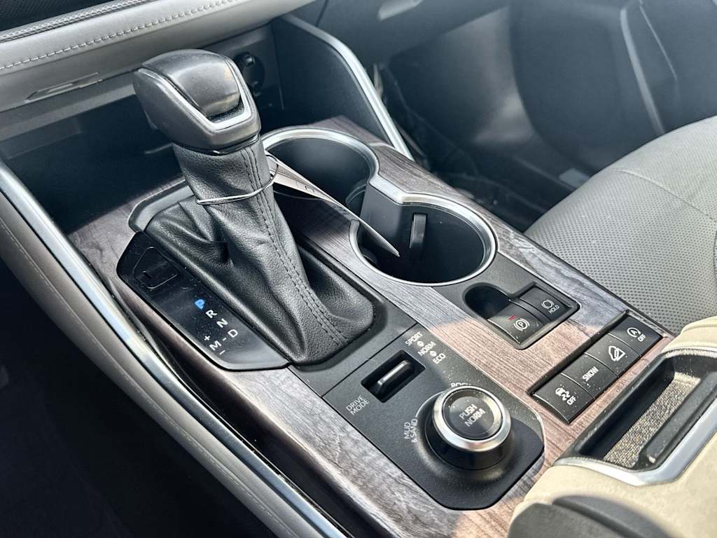 Thumbnail: 2021 Toyota Highlander - 14
