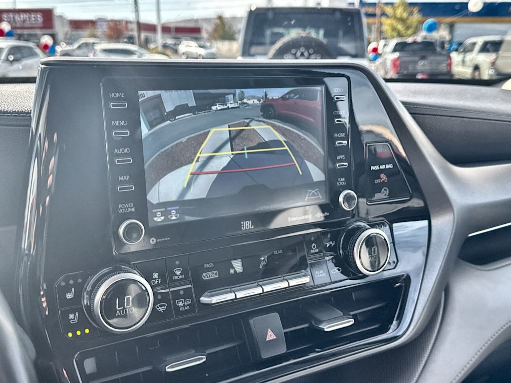 Thumbnail: 2021 Toyota Highlander - 22