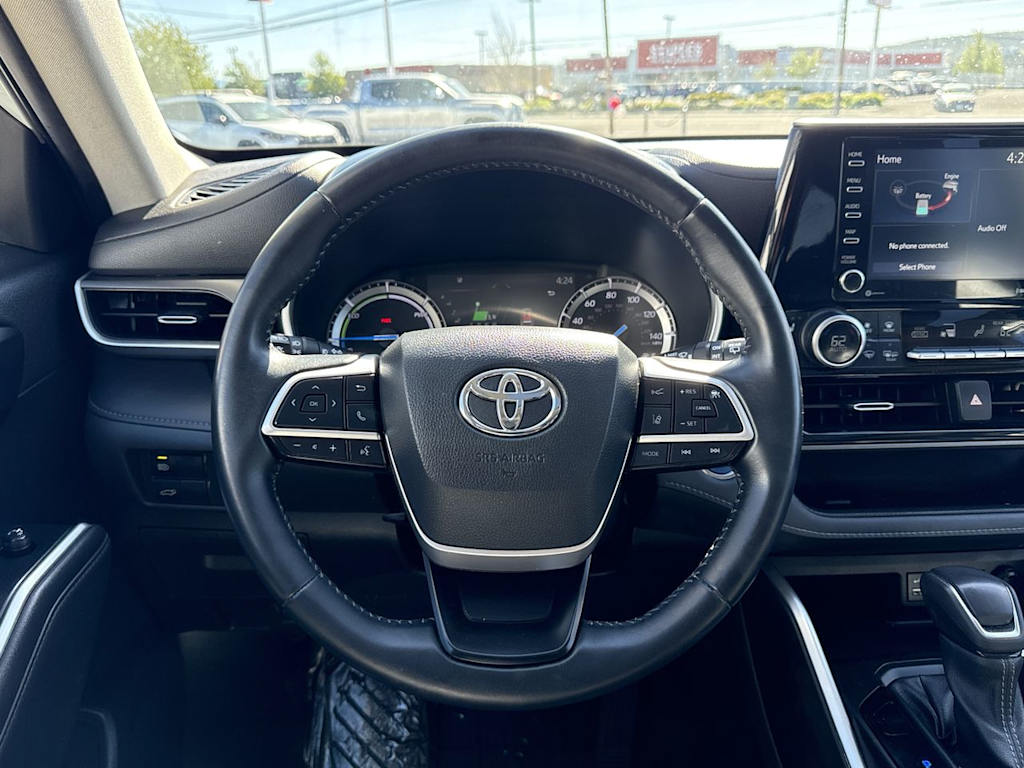 Thumbnail: 2022 Toyota Highlander - 10
