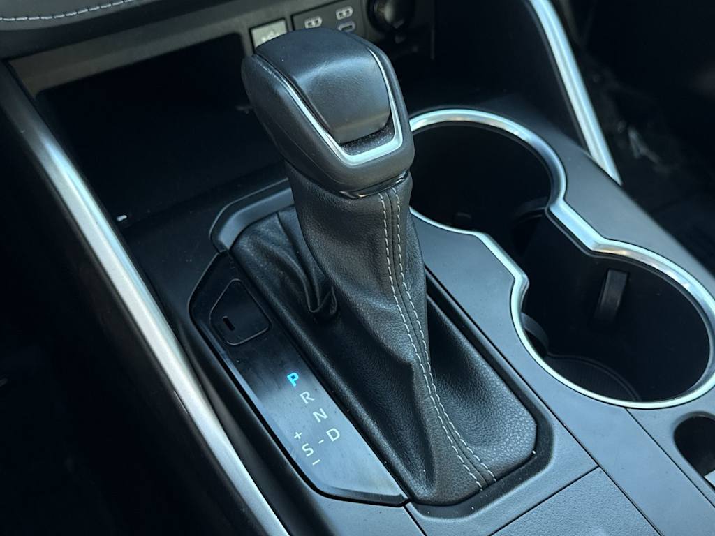 Thumbnail: 2022 Toyota Highlander - 15