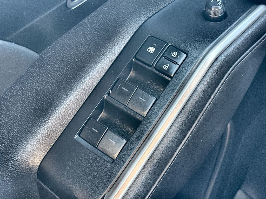 Thumbnail: 2021 Toyota Highlander - 25