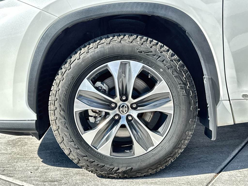 Thumbnail: 2021 Toyota Highlander - 8