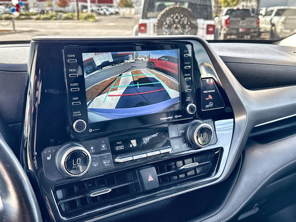 Thumbnail: 2021 Toyota Highlander - 23